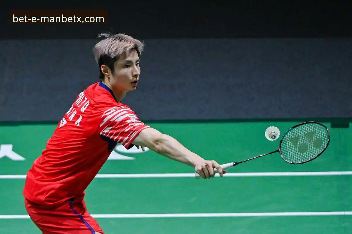 国羽男单八年等待终破冰，石宇奇亚锦赛强势登顶最新战报